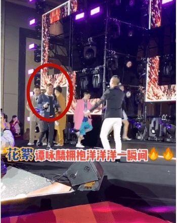 讲不出再见网红现场,感人瞬间引发网友泪目