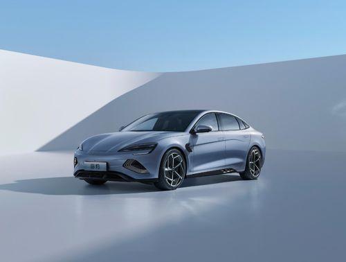 比亚迪海豹爆料视频播放,科技感十足，续航表现抢眼