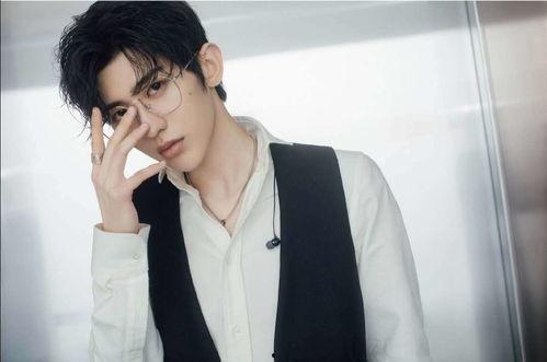 明星帅哥图片,揭秘明星帅哥的帅气瞬间