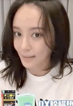 明星拍戏化妆品共用,共享化妆品背后的故事