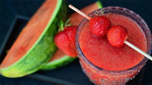 草莓味吃瓜看简介,一场味蕾与视觉的双重盛宴