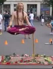 网红悬空术,神秘技巧背后的科学奥秘